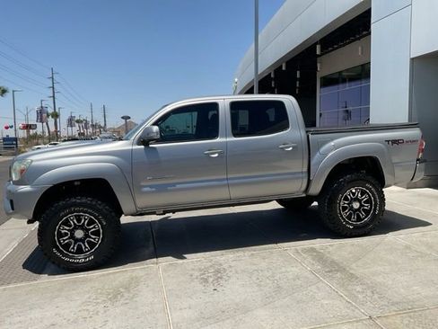 Used 2015 Toyota Tacoma PreRunner w/ TRD Sport Package RWD image 4