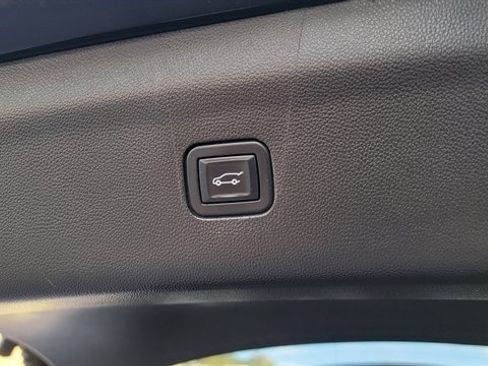 Used 2022 Buick Enclave Premium image 51