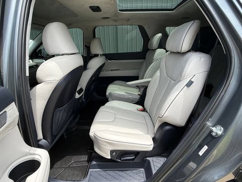 Used 2025 Hyundai Palisade Calligraphy AWD/4WD image 10