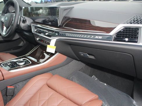 New 2026 BMW X5 xDrive40i w/ Climate Comfort Package image 24