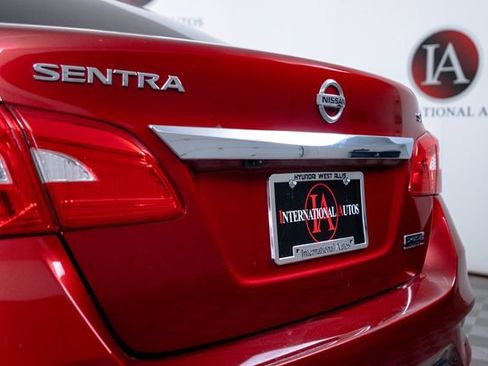 Used 2019 Nissan Sentra SV w/ Special Edition Package FWD image 11