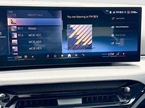 New 2026 BMW 330i xDrive Sedan w/ Premium Package AWD/4WD image 32