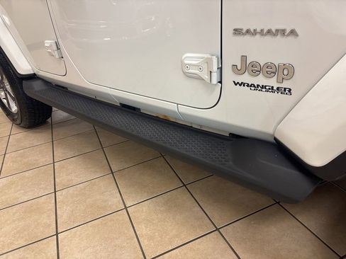 Used 2018 Jeep Wrangler Unlimited Sahara AWD/4WD image 43