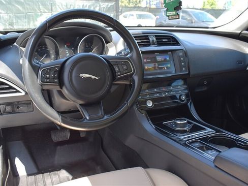 Used 2017 Jaguar XE Premium RWD image 3