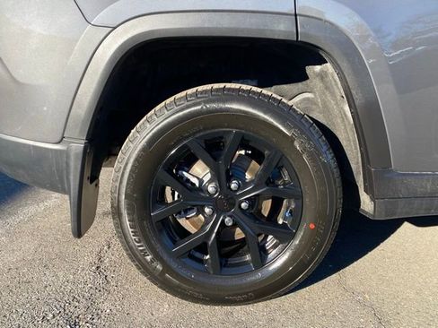 New 2026 Jeep Grand Cherokee Laredo image 18