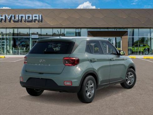 New 2026 Hyundai Venue SE FWD image 4