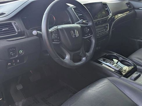 Used 2021 Honda Pilot Touring image 9