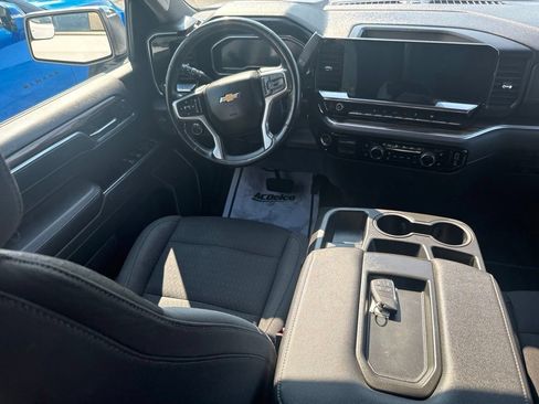 Used 2022 Chevrolet Silverado 1500 LT w/ Convenience Package II AWD/4WD image 13
