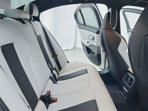 Used 2022 BMW M3 Competition w/ M Carbon Exterior Package image 39