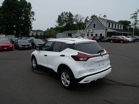 Used 2023 Nissan Kicks S FWD image 5