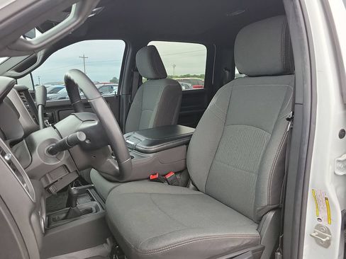 Used 2023 RAM 2500 Tradesman w/ Chrome Appearance Group AWD/4WD image 11