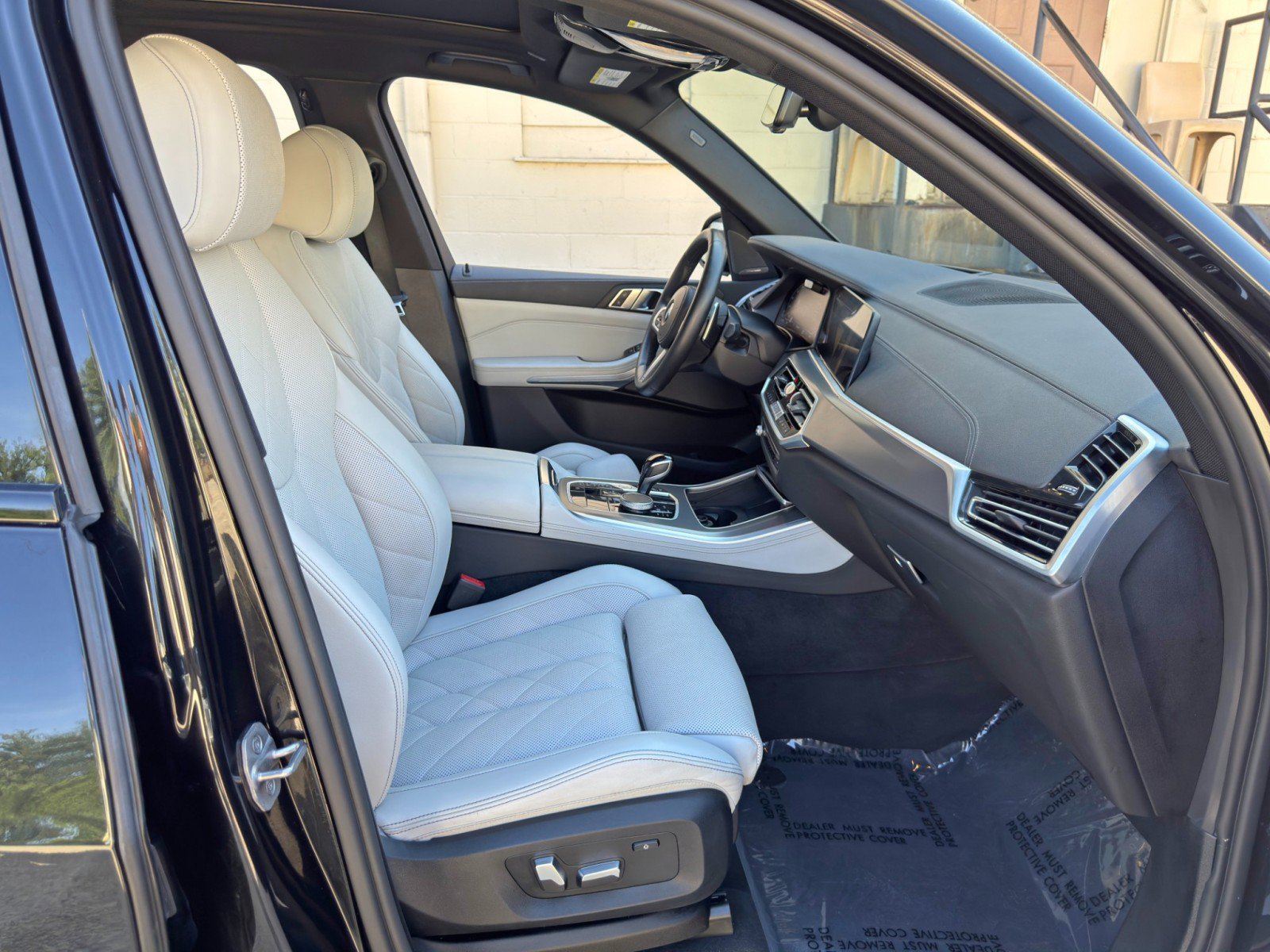Used 2023 BMW X5 sDrive40i w/ M Sport Package RWD image 17