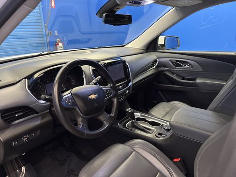 Used 2019 Chevrolet Traverse LT w/ LT Premium Package FWD image 11