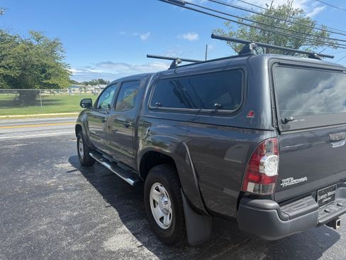 Used 2014 Toyota Tacoma 4x4 Double Cab w/ SR5 Package image 20
