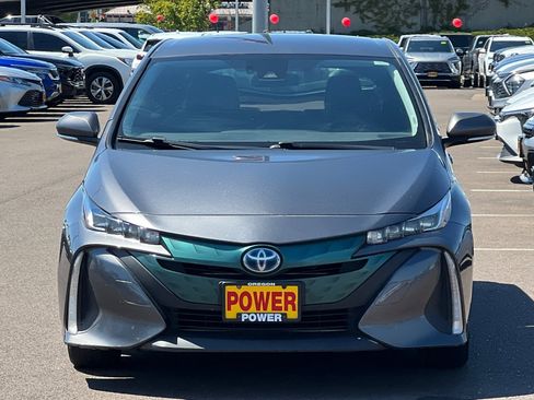 Used 2018 Toyota Prius Prime Premium image 9