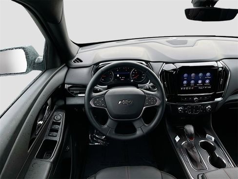 Used 2023 Chevrolet Traverse RS image 23