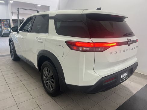Used 2024 Nissan Pathfinder S image 4