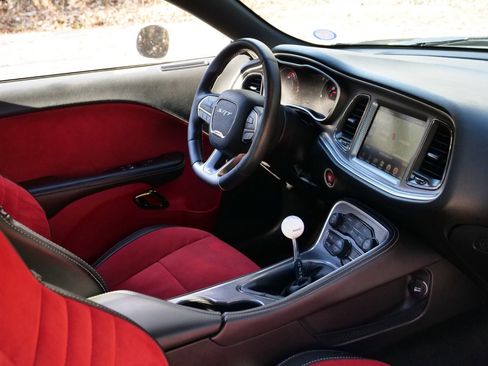 Used 2015 Dodge Challenger SRT Hellcat image 44