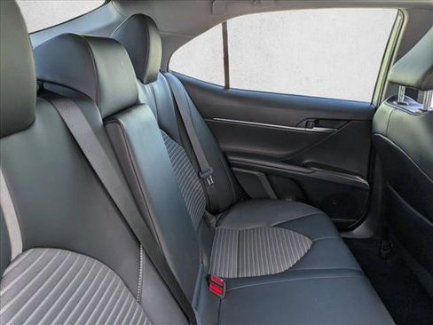 Used 2022 Toyota Camry SE image 19