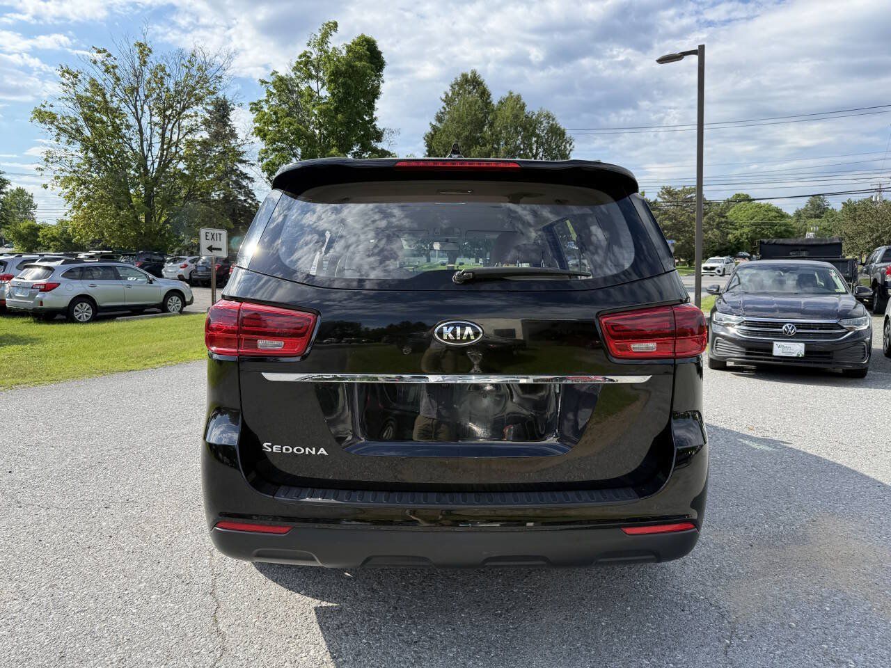 Used 2019 Kia Sedona L FWD image 4