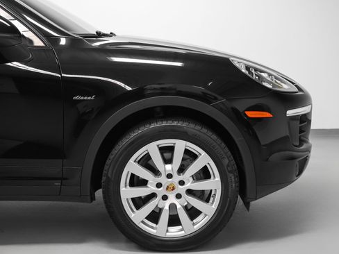 Certified 2015 Porsche Cayenne Diesel AWD/4WD image 15