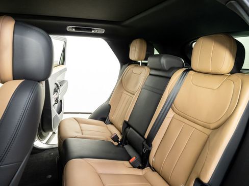 Used 2023 Land Rover Range Rover Sport SE Dynamic image 20