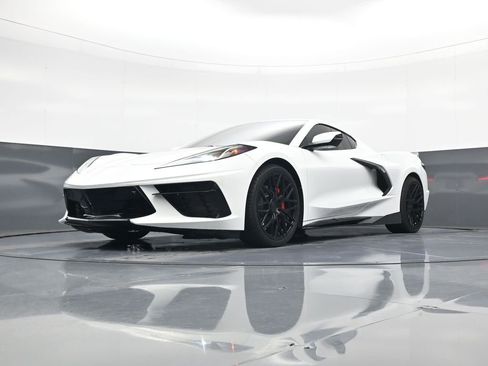 Used 2021 Chevrolet Corvette Stingray Preferred Cpe w/ 2LT RWD image 18