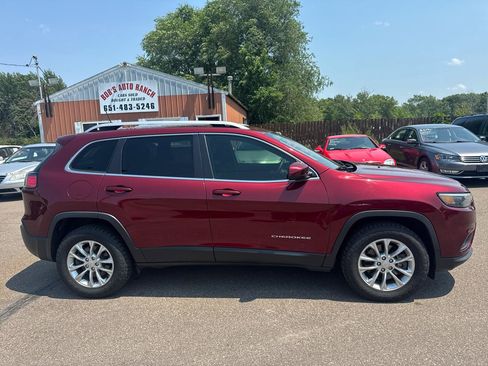 Used 2019 Jeep Cherokee Latitude w/ Popular Appearance Group AWD/4WD image 4