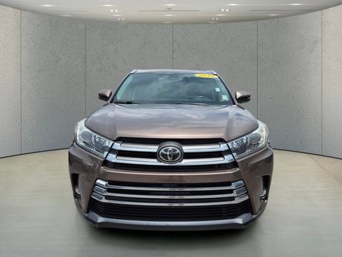 Used 2019 Toyota Highlander Limited FWD image 8