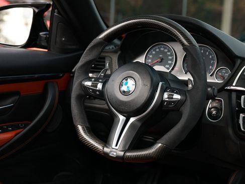 Used 2015 BMW M4 Convertible image 33