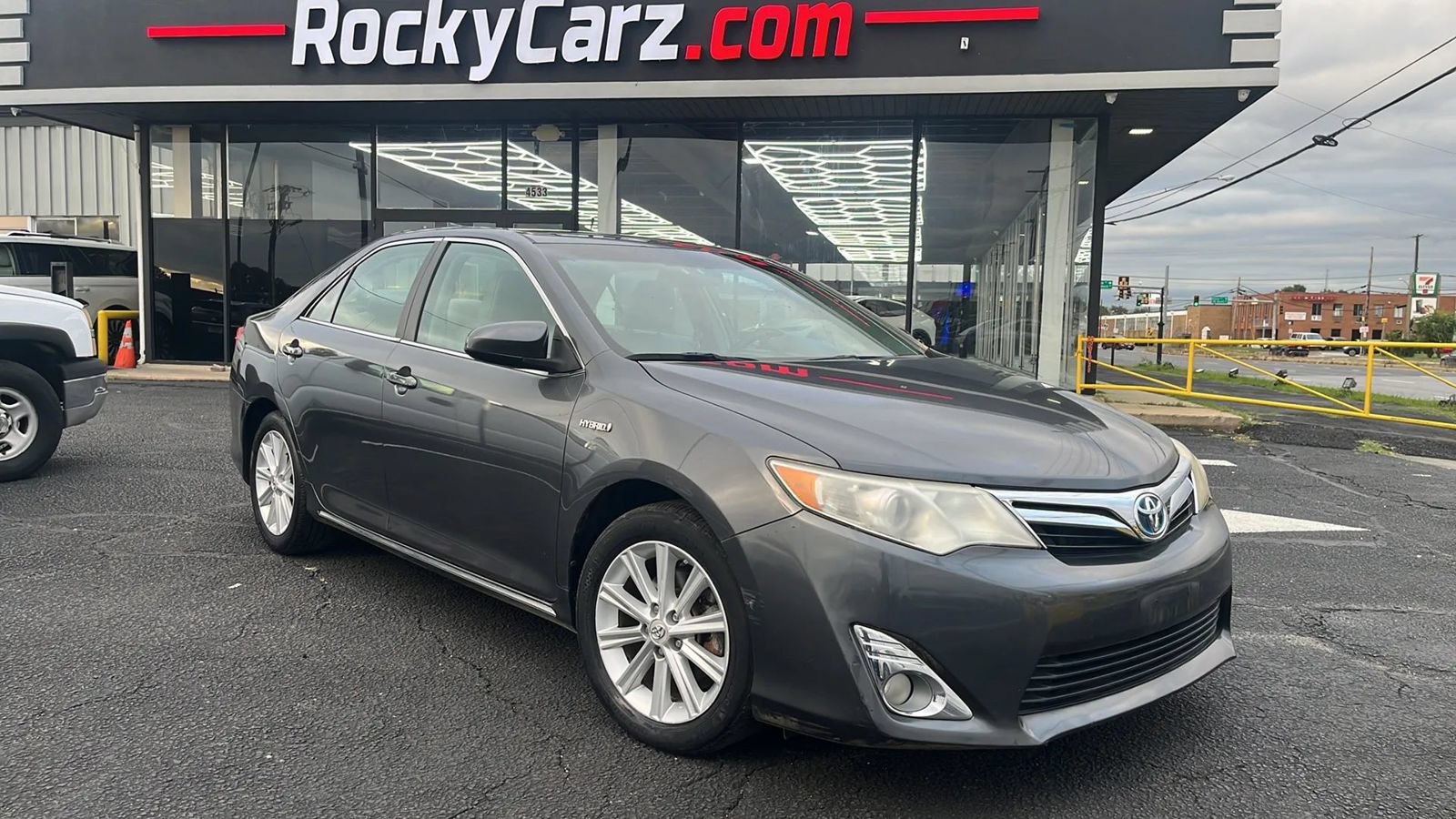 Used 2012 Toyota Camry XLE w/ Leather Pkg FWD image 1
