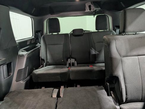 Used 2020 Ford Expedition XLT w/ FX4 Off-Road Package image 18