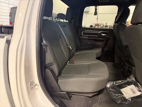 Certified 2025 RAM 2500 Big Horn AWD/4WD image 18