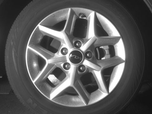 Used 2025 Kia Soul LX w/ LX Technology Package FWD image 18