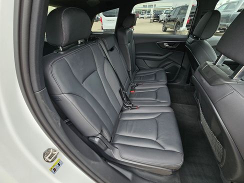 Used 2025 Audi Q7 3.0T Premium Plus AWD/4WD image 32