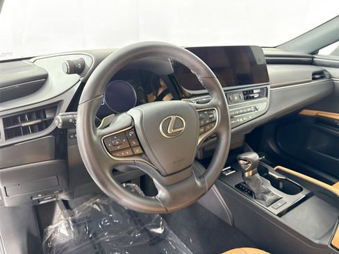 Used 2023 Lexus ES 350 image 13