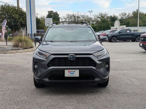 Used 2021 Toyota RAV4 XLE w/ Carpet Mat Package (TMS) image 8