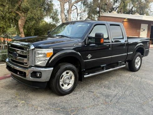 Used 2015 Ford F250 XLT w/ XLT Value Package AWD/4WD image 4