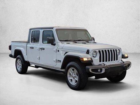 Used 2022 Jeep Gladiator Sport image 3