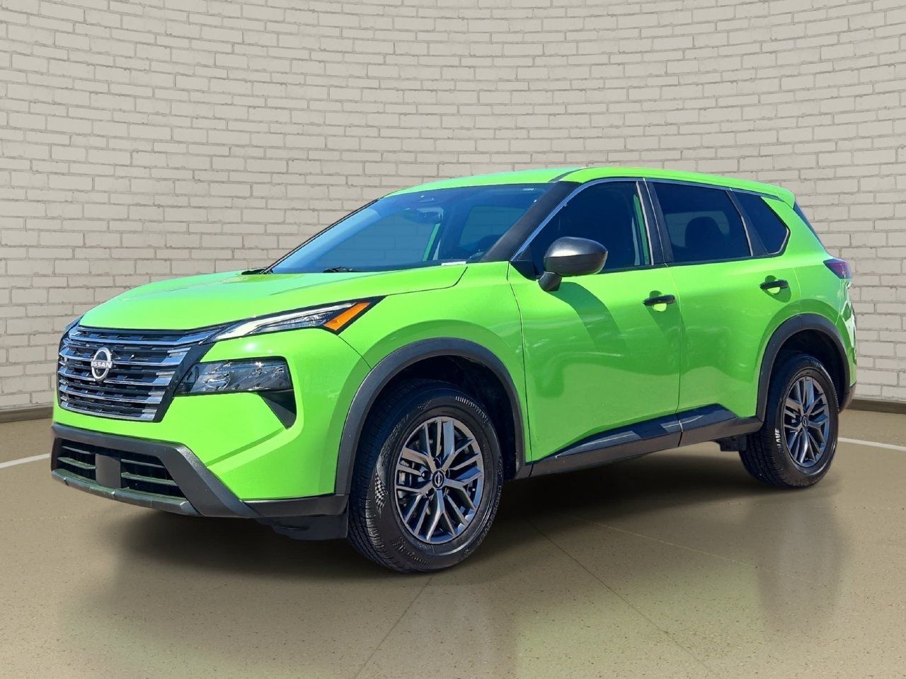 Used 2025 Nissan Rogue S AWD/4WD image 1