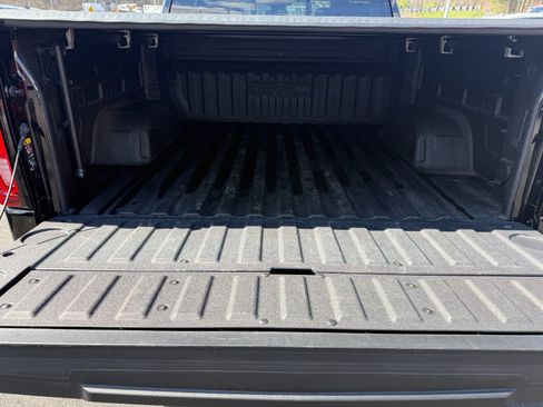 Used 2024 GMC Sierra 1500 SLT w/ SLT Premium Plus Package image 19