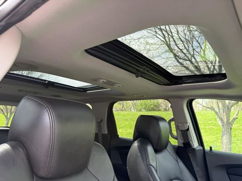 Used 2011 GMC Acadia Denali image 24