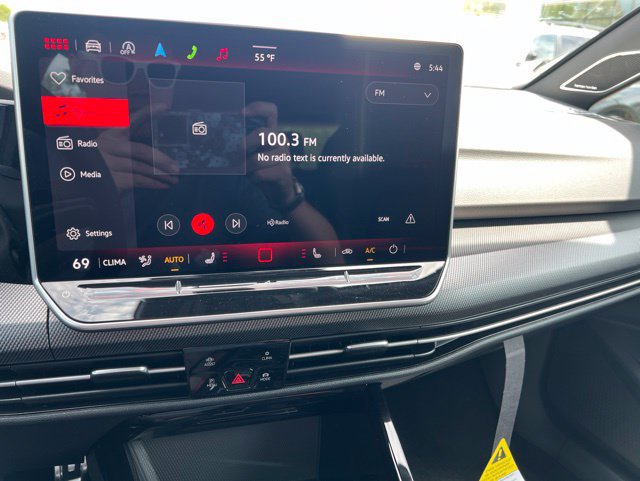 New 2026 Volkswagen GTI SE FWD image 10