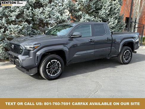 Used 2025 Toyota Tacoma TRD Sport image 1