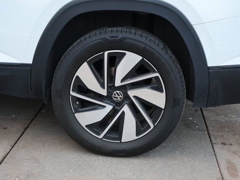 Used 2024 Volkswagen Atlas SE image 39