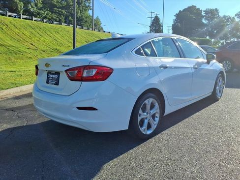 Used 2017 Chevrolet Cruze Premier FWD image 3