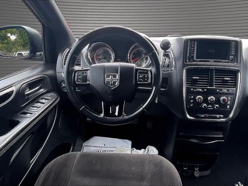 Used 2018 Dodge Grand Caravan SE FWD image 8