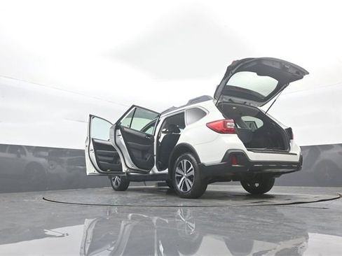 Used 2018 Subaru Outback 2.5i Premium image 38