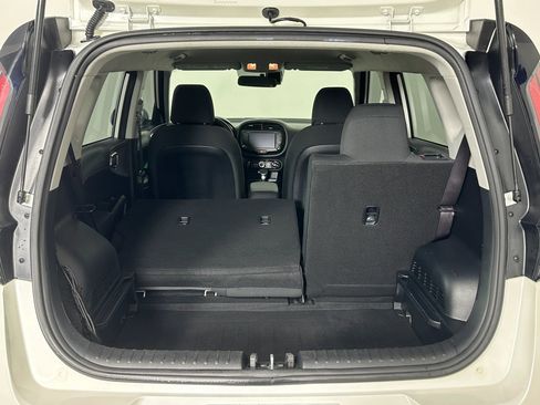 Used 2023 Kia Soul LX w/ LX Technology Package image 19