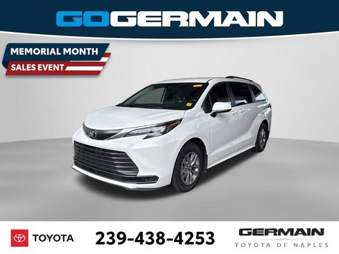 Used 2026 Toyota Sienna LE FWD image 1